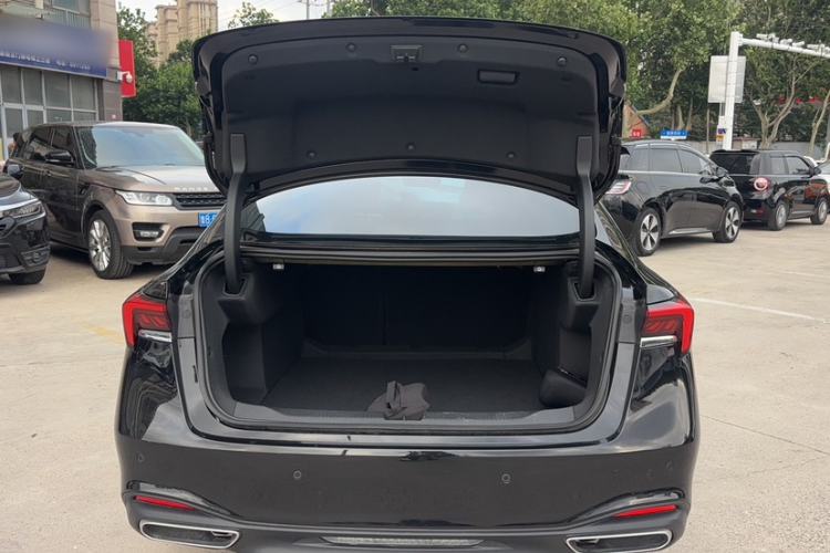 Used Buick LaCrosse 2025 28T Platinum Edition Trunk