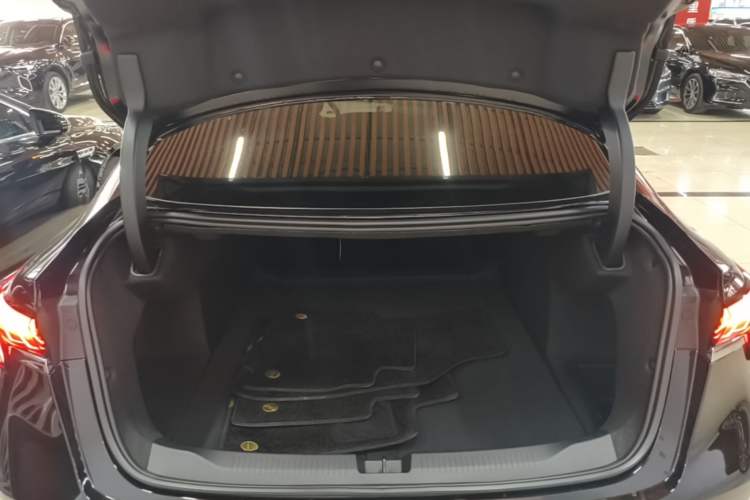 Used Buick LaCrosse 2025 Platinum Avia Edition Trunk