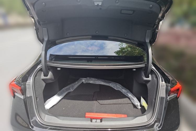 Used Buick LaCrosse 2025 28T Platinum Edition Trunk