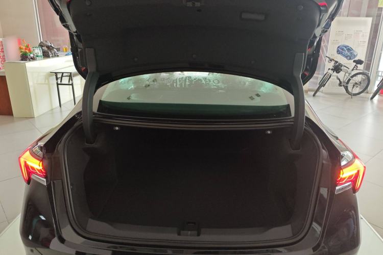 Used Buick LaCrosse 2025 28T Platinum Edition Trunk