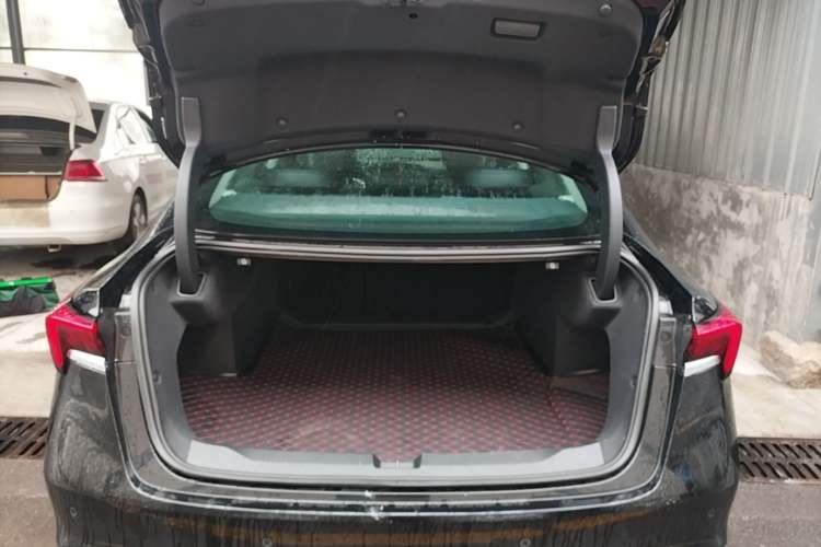 Used Buick LaCrosse 2025 28T Platinum Edition Trunk