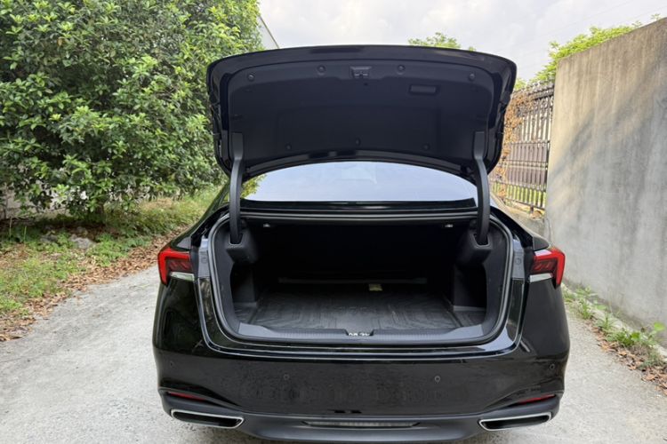 Used Buick LaCrosse 2025 28T Platinum Edition Trunk