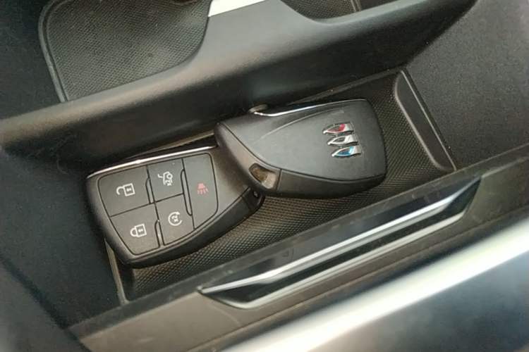 Used Buick LaCrosse 2025 28T Platinum Edition Vehicle Key