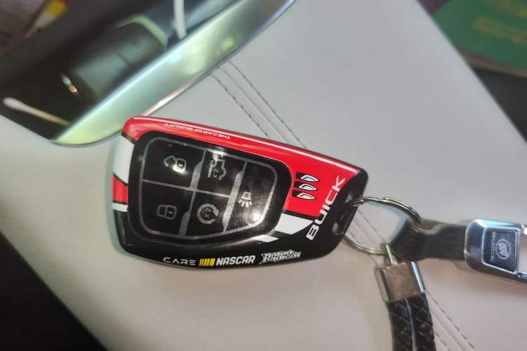 Used Buick LaCrosse 2025 28T Platinum Edition Vehicle Key