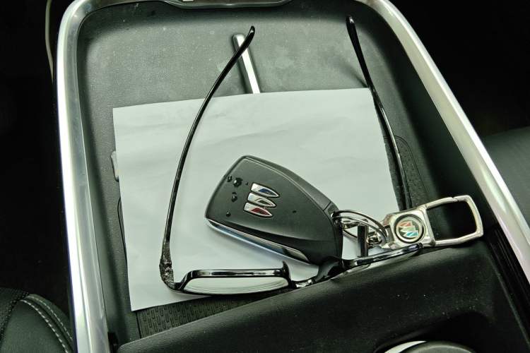 Used Buick LaCrosse 2025 28T Platinum Edition Vehicle Key