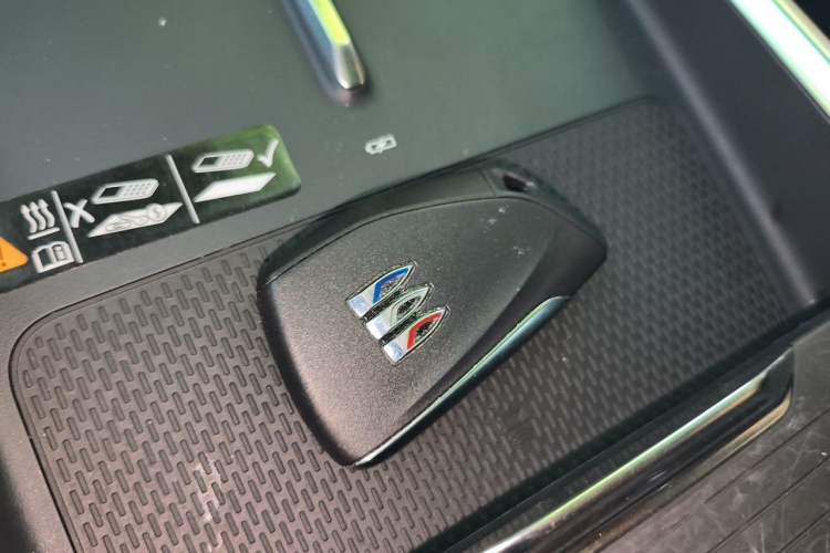 Used Buick LaCrosse 2025 28T Platinum Edition Vehicle Key