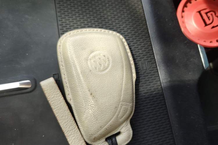 Used Buick LaCrosse 2025 28T Platinum Edition Vehicle Key