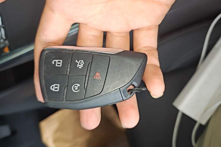 Used Buick LaCrosse 2025 28T Platinum Edition Vehicle Key