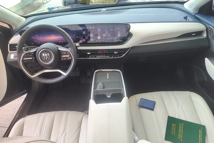 Used Buick LaCrosse 2025 Platinum Avia Edition Center Console