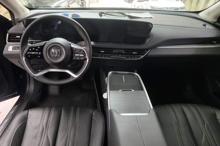 Used Buick LaCrosse 2025 Platinum Avia Edition Center Console