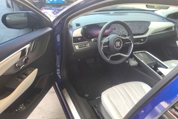 Used Buick LaCrosse 2025 Platinum Avia Edition Driver Seat