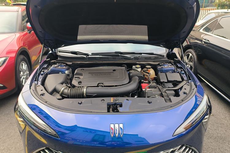 Used Buick LaCrosse 2025 Platinum Avia Edition Engine Bay