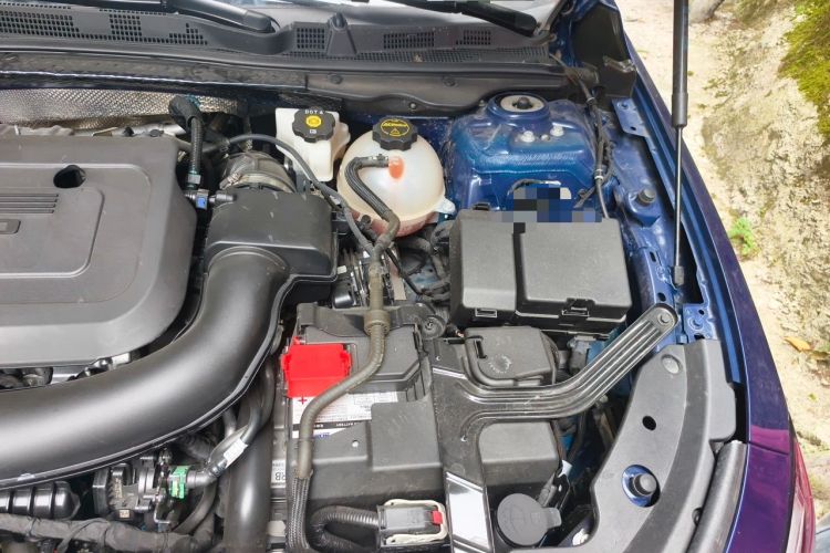Used Buick LaCrosse 2025 Platinum Avia Edition Engine Bay Left