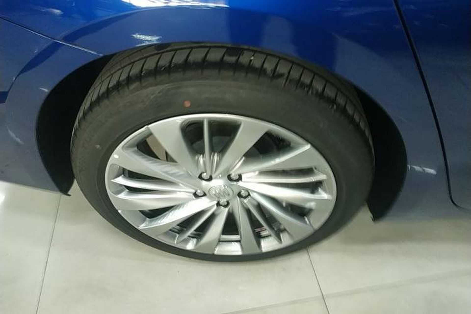 Used Buick LaCrosse 2025 Platinum Avia Edition Exterior 4