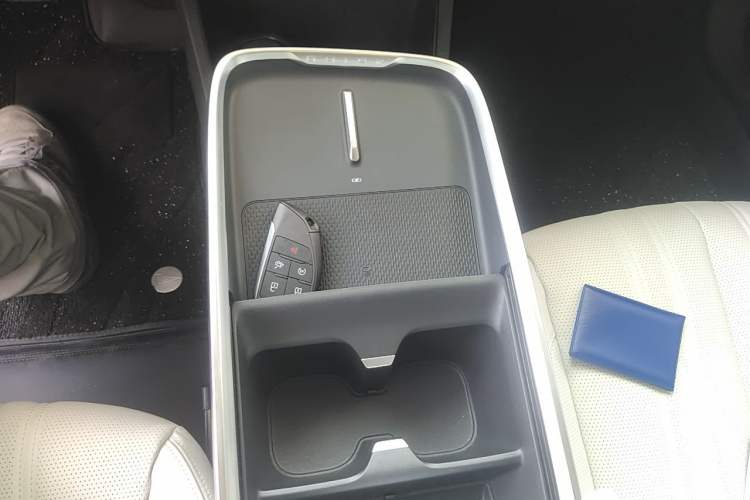 Used Buick LaCrosse 2025 Platinum Avia Edition Gear Lever