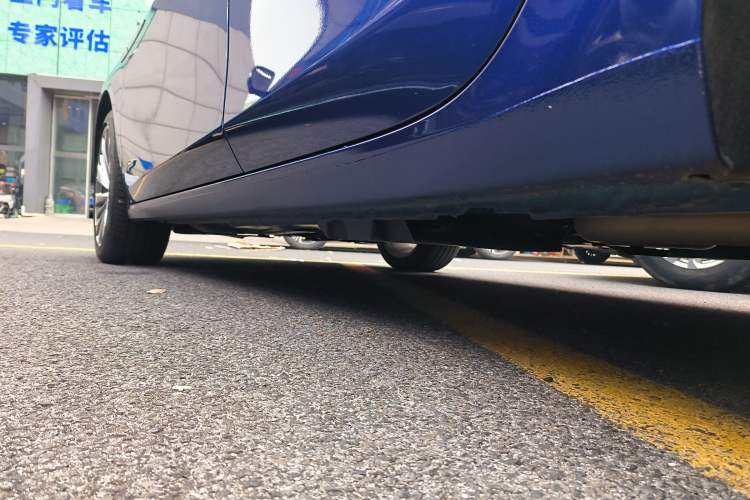 Used Buick LaCrosse 2025 Platinum Avia Edition Left Side Sill