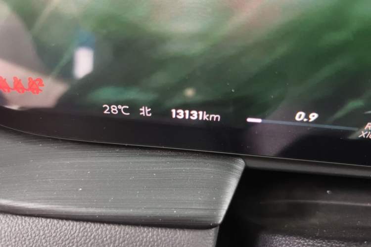 Used Buick LaCrosse 2025 Platinum Avia Edition Odometer Close Up