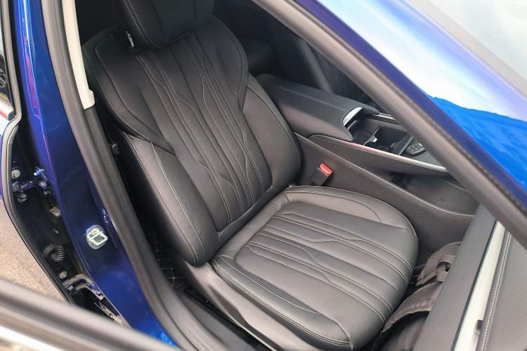 Used Buick LaCrosse 2025 Platinum Avia Edition Right Front Seat