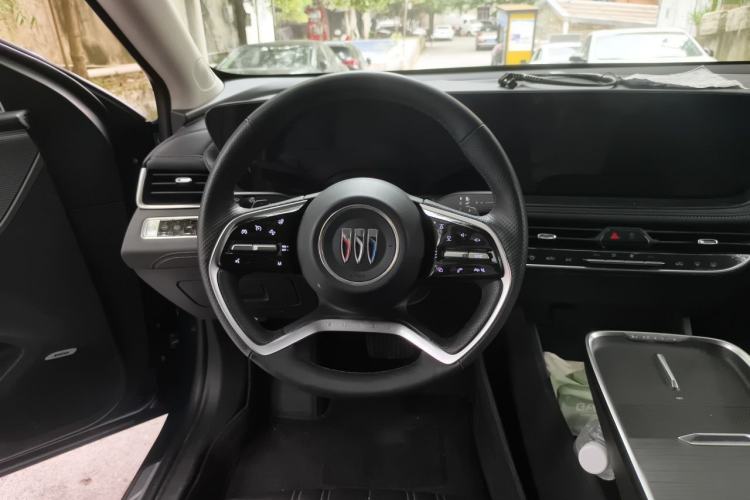 Used Buick LaCrosse 2025 Platinum Avia Edition Steering Wheel