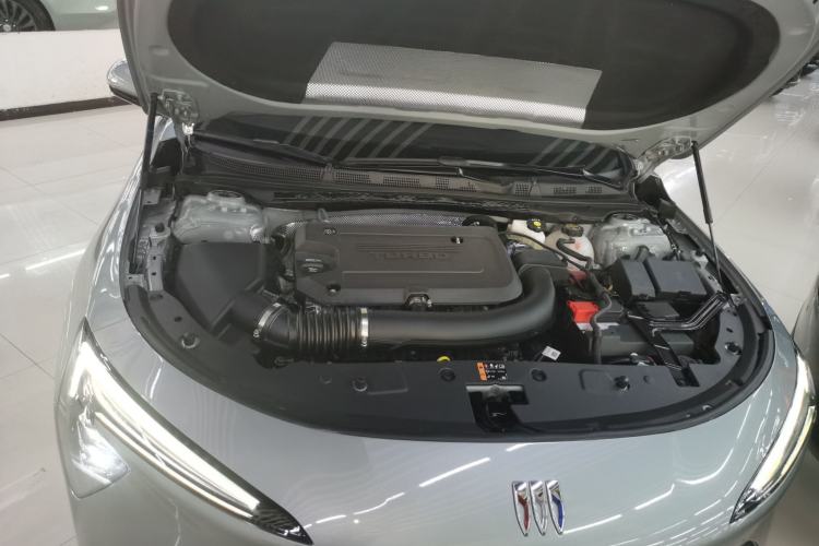 Used Buick LaCrosse 2025 28T Platinum Edition Engine Bay