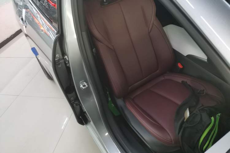 Used Buick LaCrosse 2025 28T Platinum Edition Right Front Seat