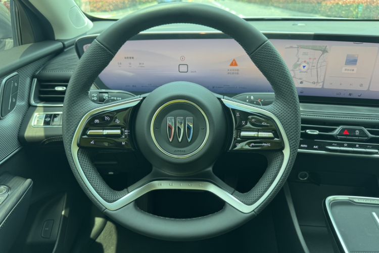 Used Buick LaCrosse 2025 28T Platinum Edition Steering Wheel