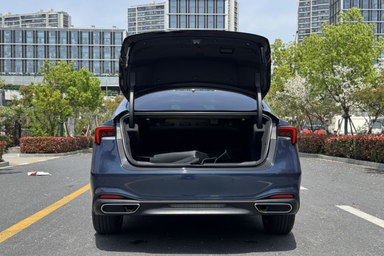 Used Buick LaCrosse 2025 28T Platinum Edition Trunk