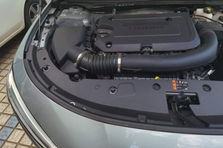 Used Buick LaCrosse 2025 28T Platinum Edition Engine Bay Right
