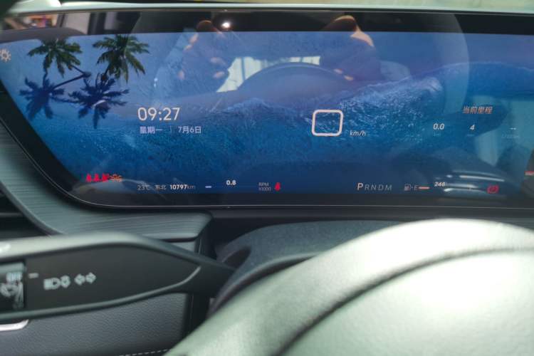 Used Buick LaCrosse 2025 28T Platinum Edition Odometer Close Up