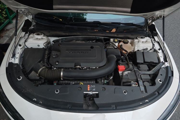 Used Buick LaCrosse 2025 28T Platinum Edition Engine Bay