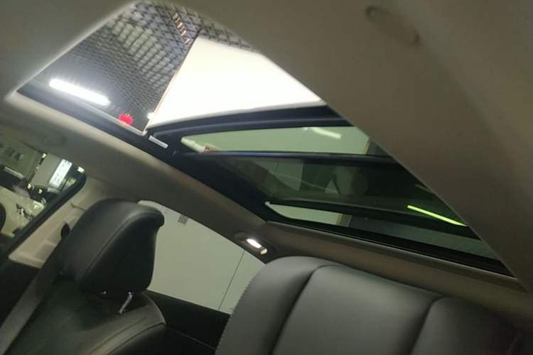 Used Buick LaCrosse 2025 28T Platinum Edition Headliner