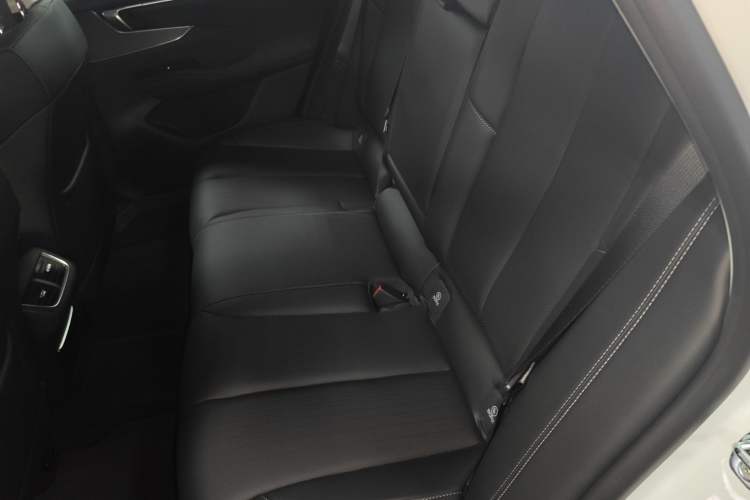 Used Buick LaCrosse 2025 28T Platinum Edition Interior 4