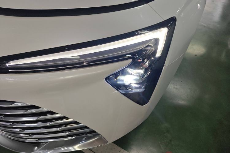 Used Buick LaCrosse 2025 28T Platinum Edition Left Front Headlight