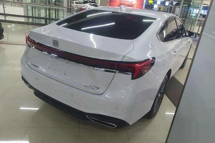 Used Buick LaCrosse 2025 28T Platinum Edition Rear Right 45 Deg