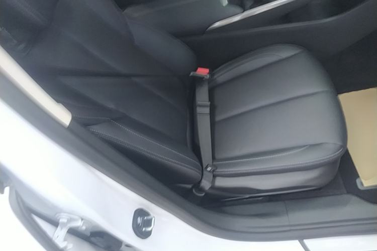 Used Buick LaCrosse 2025 28T Platinum Edition Right Front Seat