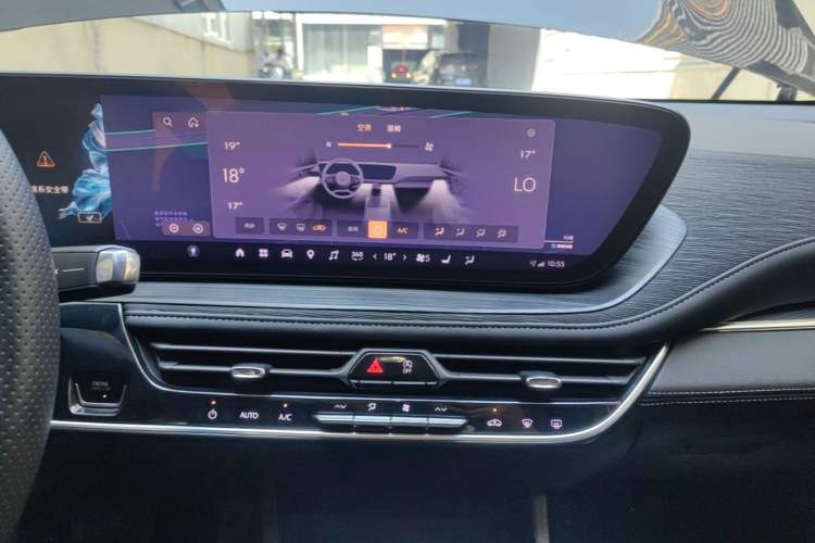 Used Buick LaCrosse 2026 Model 28T Platinum Edition Audio And AC Panel