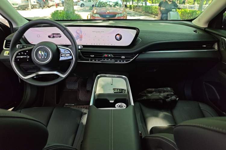 Used Buick LaCrosse 2026 Model 28T Platinum Edition Center Console