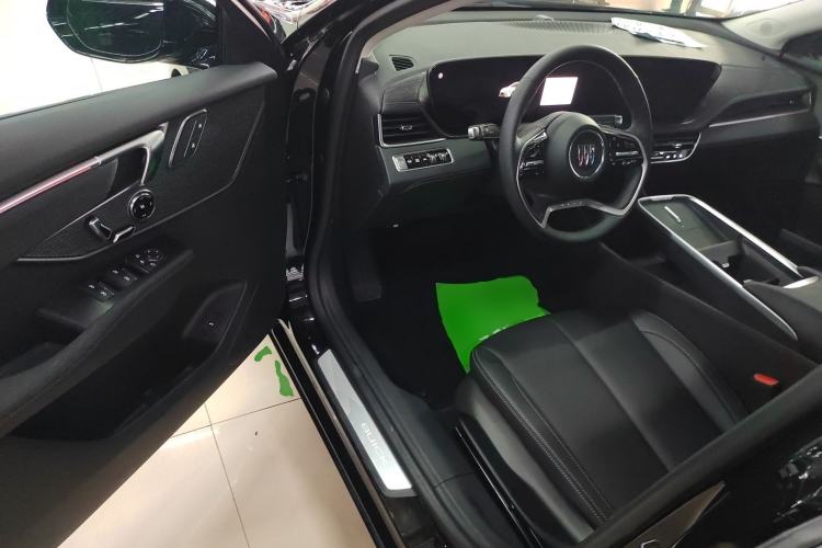 Used Buick LaCrosse 2026 Model 28T Platinum Edition Driver Seat