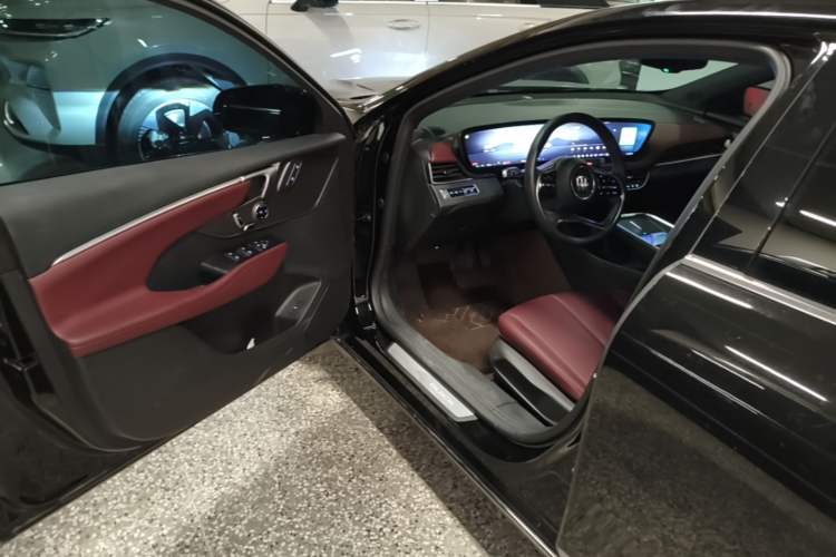 Used Buick LaCrosse 2026 Model 28T Platinum Edition Driver Seat