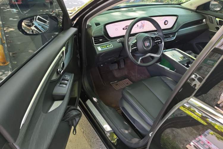 Used Buick LaCrosse 2026 Model 28T Platinum Edition Driver Seat