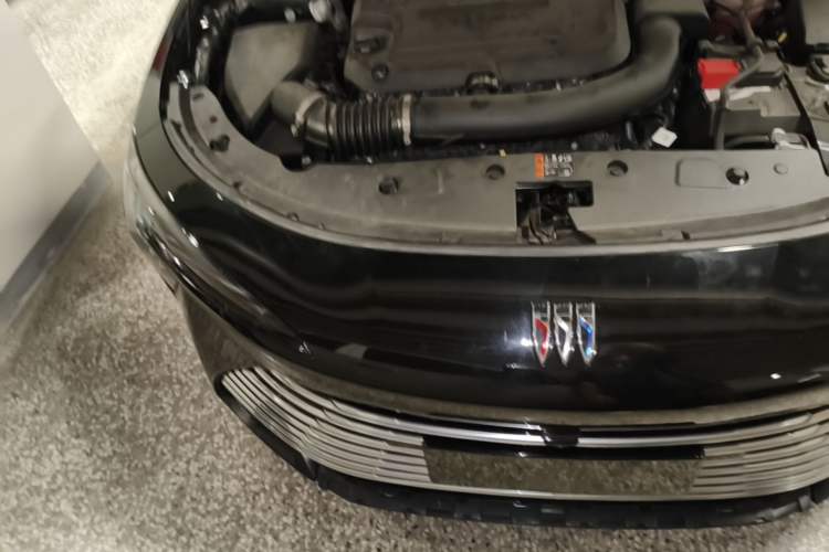 Used Buick LaCrosse 2026 Model 28T Platinum Edition Engine Bay Right