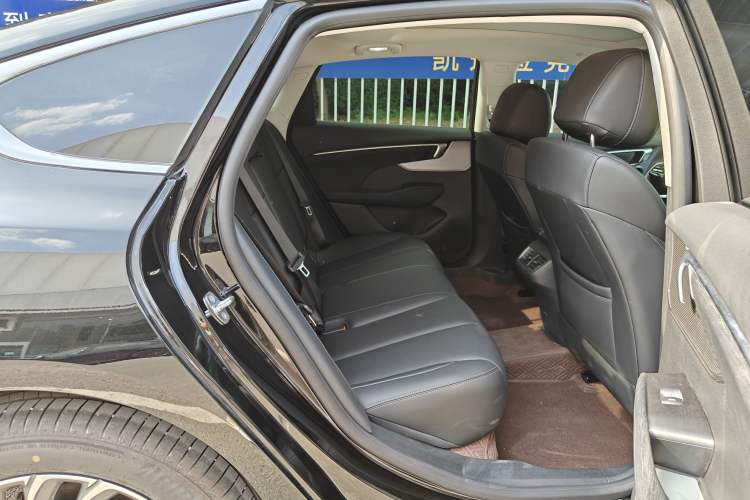 Used Buick LaCrosse 2026 Model 28T Platinum Edition Exterior 6