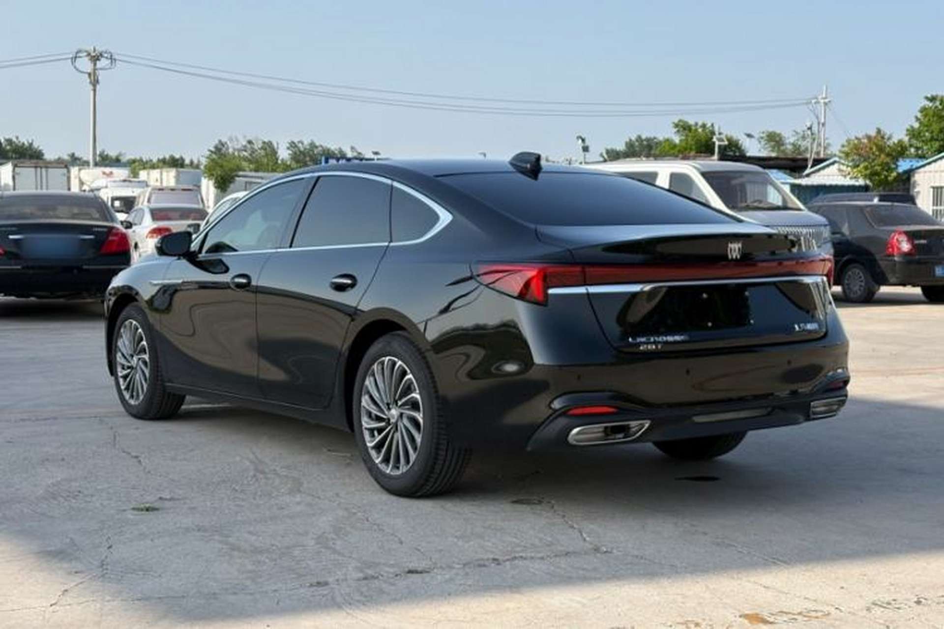 Used Buick LaCrosse 2026 Model 28T Platinum Edition Exterior 8