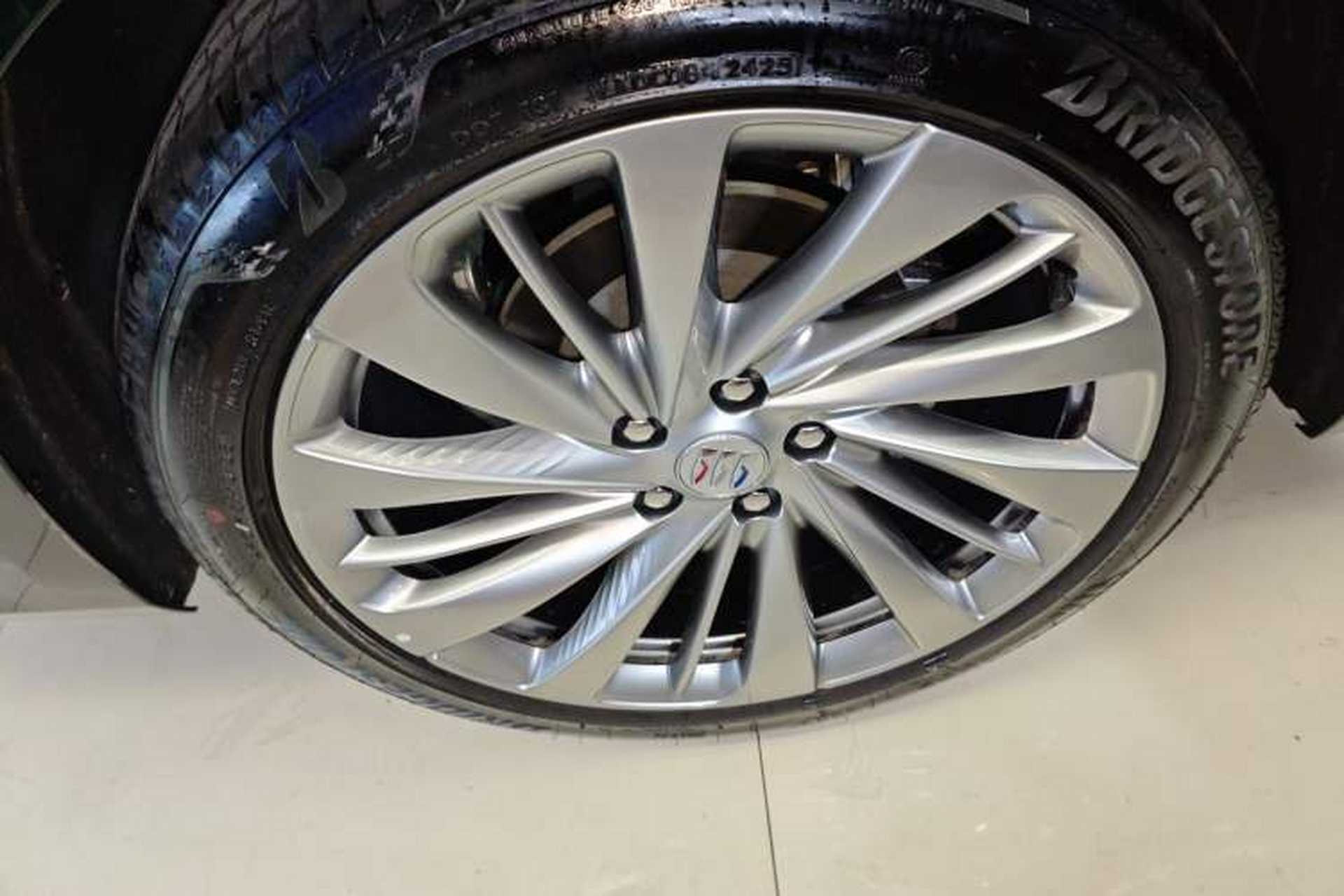 Used Buick LaCrosse 2026 Model Platinum Aivia Edition Exterior 8