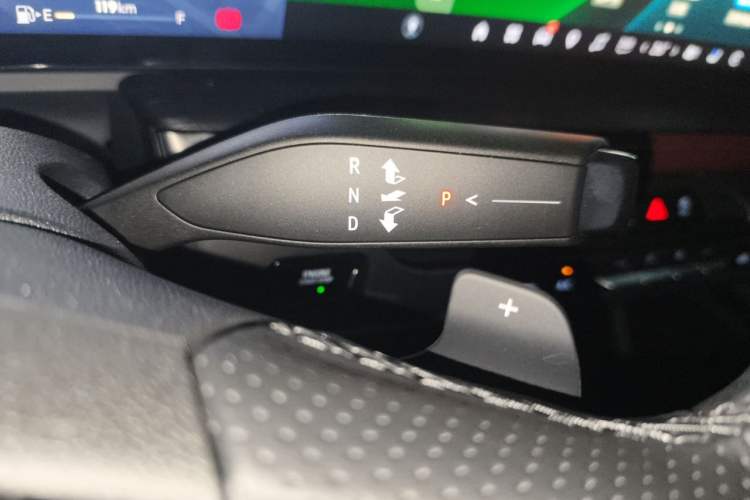 Used Buick LaCrosse 2026 Model 28T Platinum Edition Gear Lever