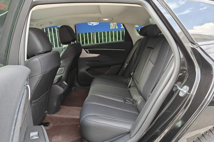 Used Buick LaCrosse 2026 Model 28T Platinum Edition Interior 1
