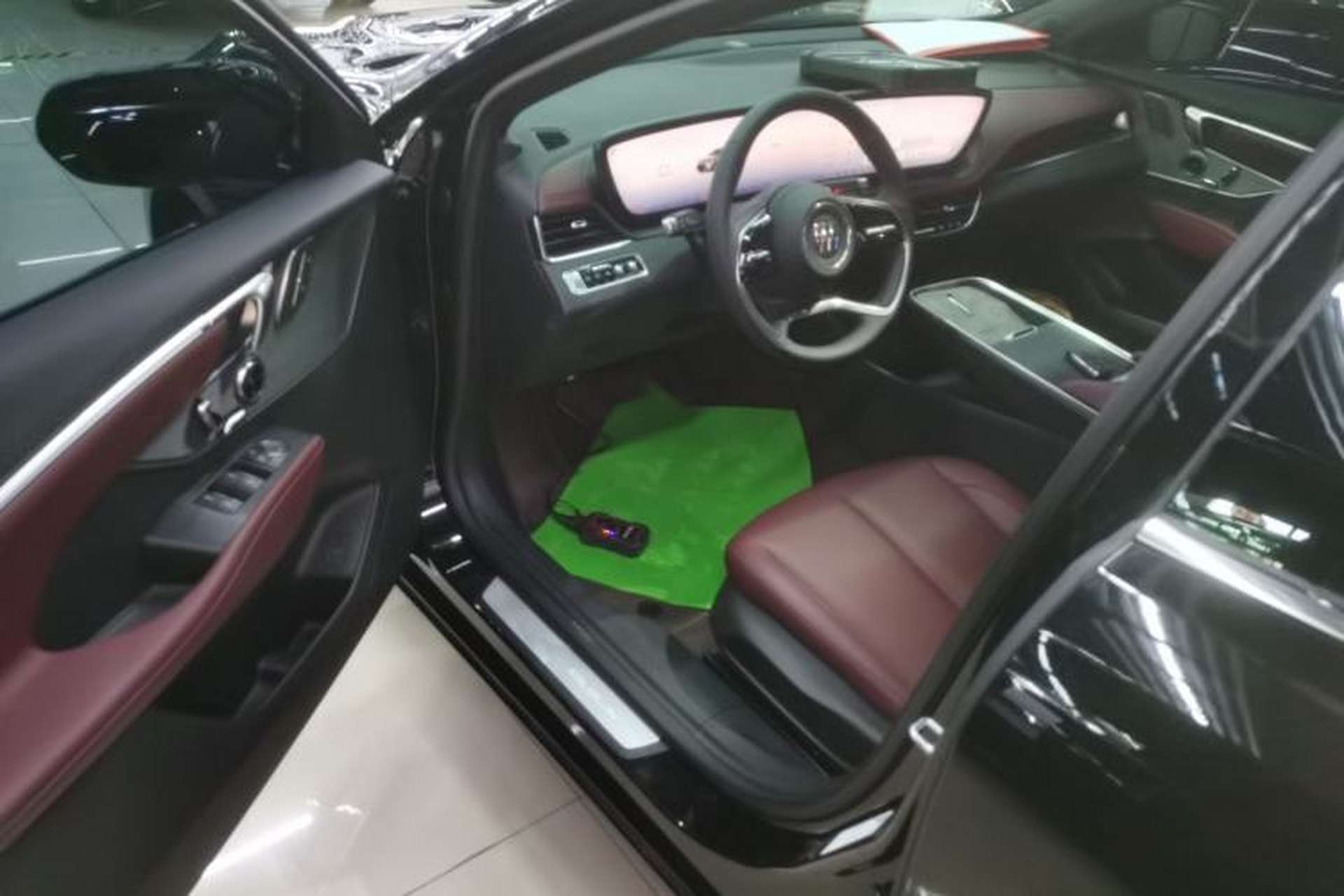 Used Buick LaCrosse 2026 Model 28T Platinum Edition Interior 3