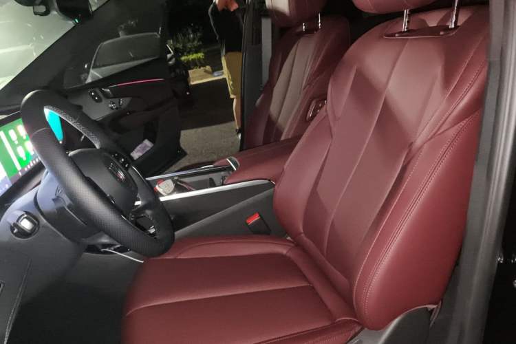 Used Buick LaCrosse 2026 Model 28T Platinum Edition Left Front Seat