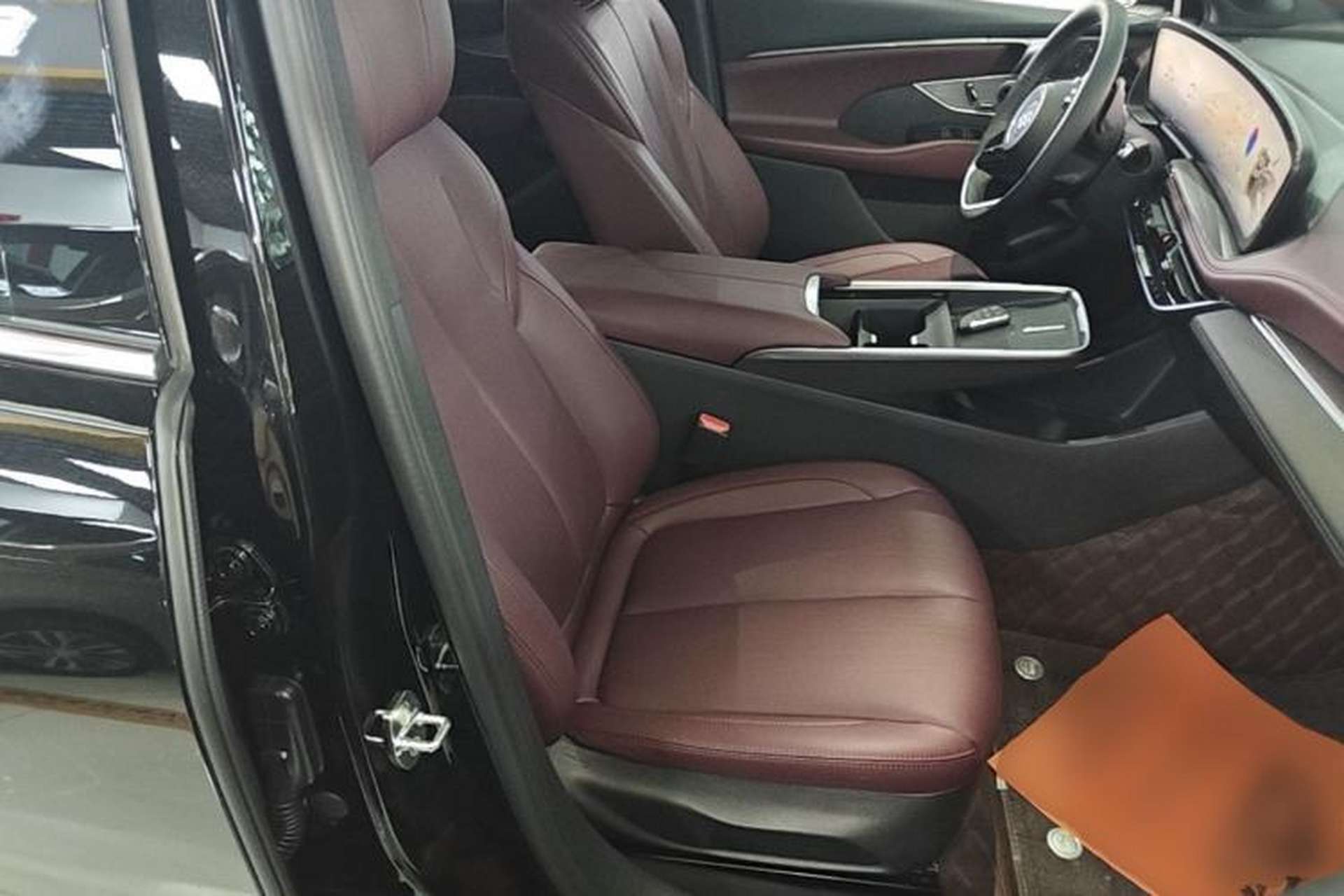 Used Buick LaCrosse 2026 Model 28T Platinum Edition Right Front Seat
