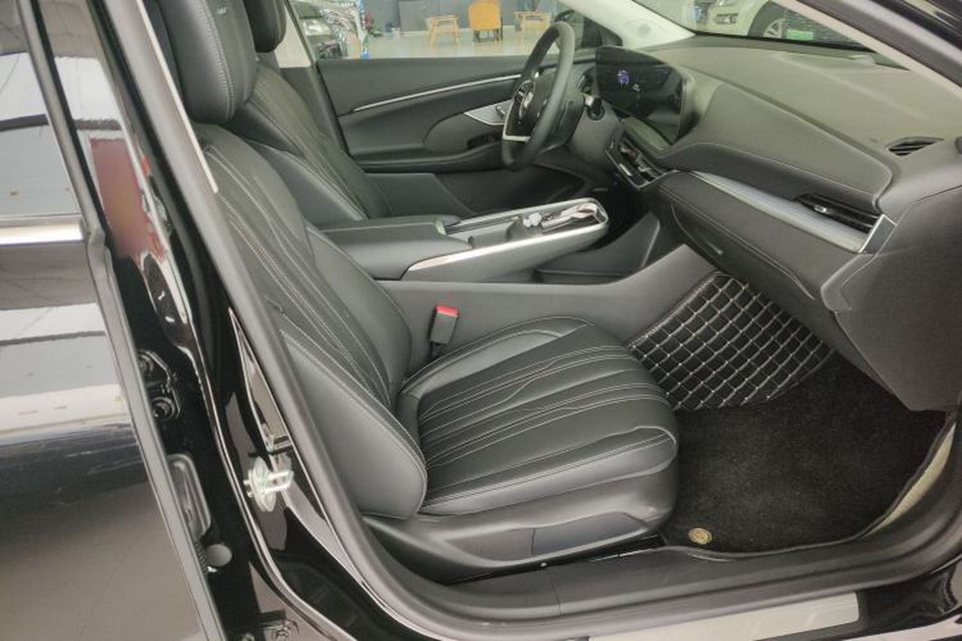 Used Buick LaCrosse 2026 Model Platinum Aivia Edition Right Front Seat